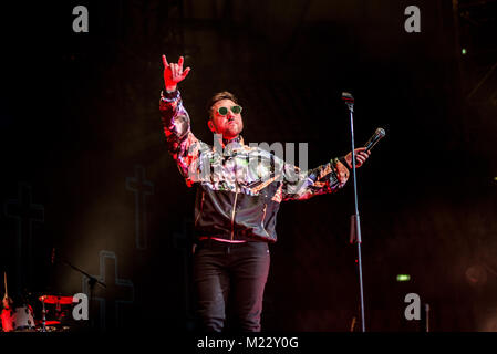 Roma, Italie. 06Th Feb 2018. Silvano Albanese et mieux connu sous son nom de scène Coez est un chanteur et rappeur italien effectuer à Rome à Zenith. Credit : Marta Coratella/Pacific Press/Alamy Live News Banque D'Images