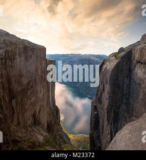 Vue aérienne du Kjeragbolten Lysefjorden Norvège Banque D'Images