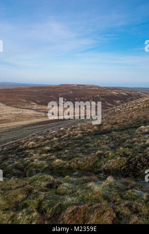 Vue sur la lande de la voie en bas du côté de Pen-y-Ghent le long de la route Pennine Way Banque D'Images