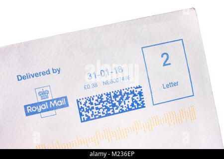 UK Royal Mail 2e classe Mailmark enveloppe affranchie isolé sur fond blanc Banque D'Images