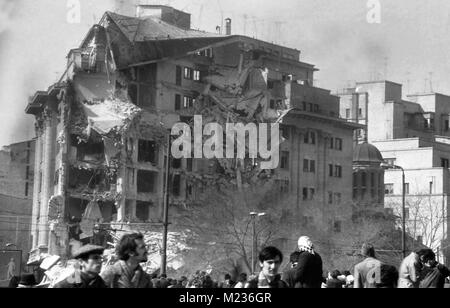 Immeuble endommagé par le séisme meurtrier à Bucarest, Roumanie, Mars 1977 Banque D'Images