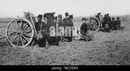 Première Guerre mondiale (1914-1918) alias la Grande Guerre ou Première Guerre mondiale - Guerre de tranchées - Roumaine / artillerie roumaine troupes en action -LA PREMIÈRE GUERRE MONDIALE Banque D'Images