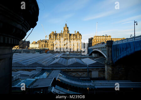 Edinburgh capitale de l'Écosse, l'Hôtel Balmoral à l'origine construit comme la North British Station hôtel un 5 étoiles luxe vue sur Princes Street Banque D'Images