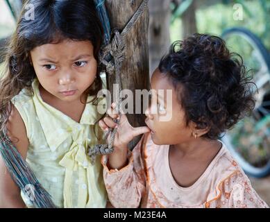 Les petits cambodgiens, filles, Krakor Cambodge Banque D'Images