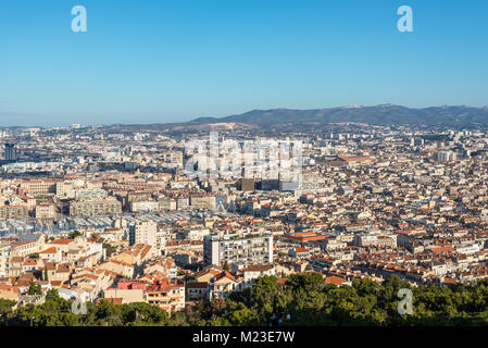 Marseille, France - le 4 décembre 2016 : vue panoramique de Marseille à partir de la basilique de Notre Dame de la Garde à Marseille, Provence, France. Banque D'Images