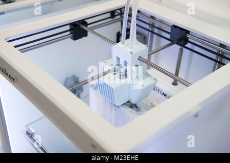 Une Ultimaker 2 imprimante numérique 3D à utiliser dans un laboratoire. Banque D'Images