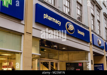 Boots chemist pharmacy shop sur Cornmarket Street, Oxford, Oxfordshire, Angleterre. Feb 2018 Banque D'Images