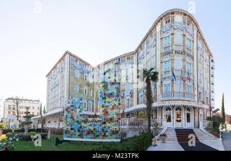 Le style Liberty Palace Hotel Ausonia, Grande Albergo Ausonia Hungaria e, Lido di Venezia, Venise, Italie Avec ses faïences polychromes couvrant de til Banque D'Images