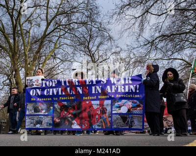 Londres, Harringay, 4e février 2018. Les manifestants jusqu'mars Green Lanes Harringay vers Wood Green library pour protester contre les actions de la Turquie en Syrie (c) Paul Swinney/Alamy Live News Banque D'Images