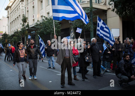 Athènes, Grèce. 4e Mar, 2018. Les manifestants, lors d'une manifestation pour protester contre l'utilisation du nom Macédoine suite à l'évolution de la question avec le pays voisin à Athènes, Grèce, 4 février 2018. Baltagiannis Crédit : Socrates/dpa/Alamy Live News Banque D'Images