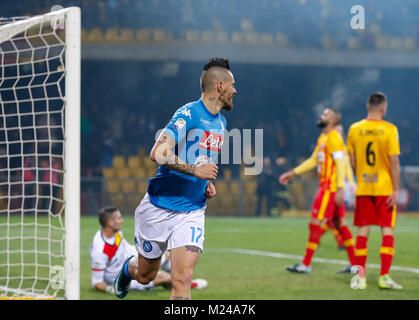 Naples, Campanie, Italie. 4e Mar, 2018. Marek Hamsik de SSC Napoli célèbre après avoir marqué le 0-2 au cours de la Serie A italienne correspondance entre SSC Napoli et Bologne à Ciro Vigorito Stadium. Vicinanza/crédit : Ernesto SOPA/ZUMA/Alamy Fil Live News Banque D'Images