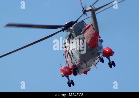 Ace of Clubs Sea King de la Marine royale de sauvetage-l'affichage à Exmouth, Devon, UK. L'été 2015. Banque D'Images