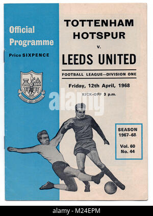 Programme de football : Tottenham Hotspur v Leeds United, le 12 avril, 1968. Spurs 2-1. Banque D'Images