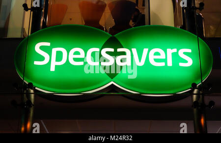 Opticiens Specsavers, magasin, face à Londres, Royaume-Uni Banque D'Images
