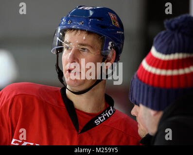 Prague, République tchèque. 05 févr., 2018. Roman Cervenka, joueur de hockey sur glace de l'équipe nationale tchèque, assiste à une séance de formation à Prague, en République tchèque, le lundi 5 février 2018, avant le 2018 Jeux Olympiques d'hiver à Pyeongchang, Corée du Sud. Credit : Katerina Sulova/CTK Photo/Alamy Live News Banque D'Images