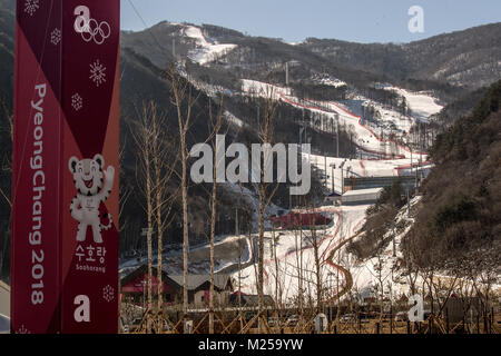 Pyeongchang, Corée du Sud. 05 févr., 2018. La pente à l'Jeongseon centre alpin près de Pyeongchang, Corée du Sud, 05 février 2018. Les Jeux Olympiques d'hiver de 2018 à PyeongChang sont dues à courir à partir de 09 - 25 février. Crédit : Michael Kappeler/dpa/Alamy Live News Banque D'Images