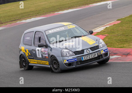 Renault Clio Cup 172 avec chauffeur Steve Quigley et co-pilote Peter Littlefield à Motorsport News Rally Championship, Circuit de Snetterton, Norfolk, Royaume-Uni. Banque D'Images