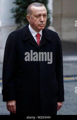 Rome, Italie. 05 févr., 2018. Le Président de la Turquie, Recep Tayyip Erdogan rencontre le Premier ministre italien Paolo Gentiloni au Palais Chigi à Rome, Italie le 05 février 2018. Credit : Giuseppe Ciccia/Pacific Press/Alamy Live News Banque D'Images