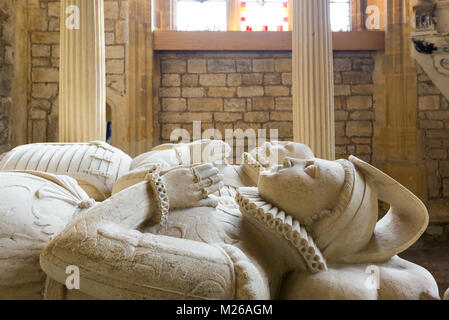 Monuments de pierre à John et Joan Leweston dans l'église de St Marie la Vierge Abbaye de Sherborne, Dorset, UK Banque D'Images