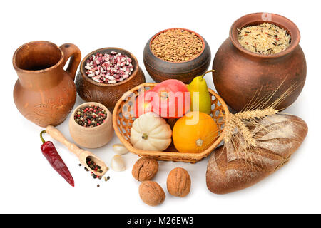 Collection de produits : Graines, fruits, légumes, pain, isolé sur fond blanc. Vue d'en haut. Banque D'Images