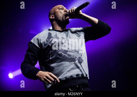Le rappeur américain, auteur-compositeur et artiste hip-hop Lonnie Rashid Lynn Jr. est mieux connu sous le nom commun (anciennement le sens commun). Ici, il effectue un concert live à Vega à Copenhague. Le Danemark, 14/11 2014. Banque D'Images