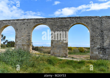 Ancien Aqueduc à Larnaca Banque D'Images