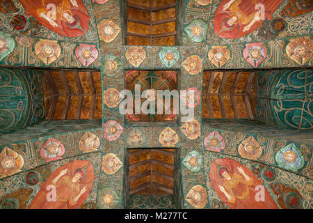 Intérieur Art Nouveau de la chapelle du cimetière de Watts. Compton, Surrey Banque D'Images