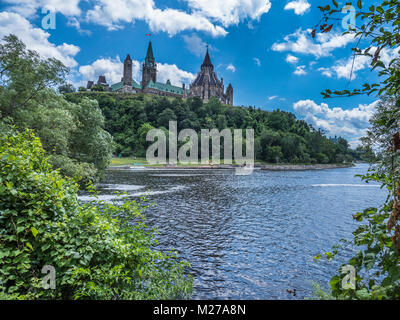 Bâtiment du Parlement européen et de la rivière des Outaouais, Ottawa, Ontario, Canada. Banque D'Images