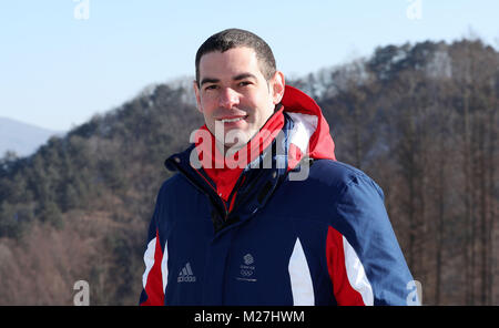 La Grande-Bretagne de Luge Adam Rosen pose pour une photo lors d'une journée d'aperçu sur le site olympique, Centre des sports de glisse de l'avant des Jeux Olympiques d'hiver 2018 de PyeongChang en Corée du Sud. Banque D'Images