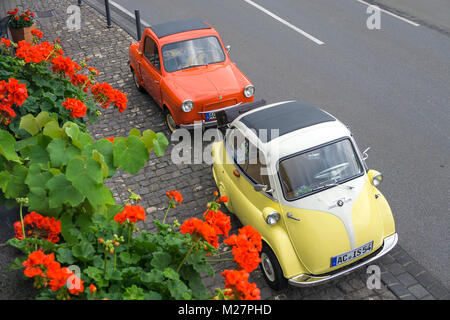 Voitures anciennes, Motocoupé allemand BMW Isetta 400 Vespa et Piaggio, entreprise italienne de Beilstein, Rhénanie-Palatinat, Allemagne, Europe Banque D'Images