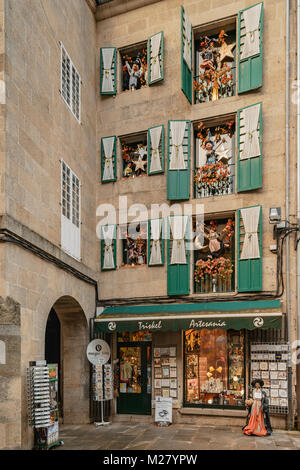 Belle boutique de souvenirs dans le centre historique de la ville de Lugo, Galice, Espagne, Europe. Banque D'Images