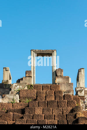 Pyramide du Baphuon, temple Angkor Thom, au Cambodge Banque D'Images