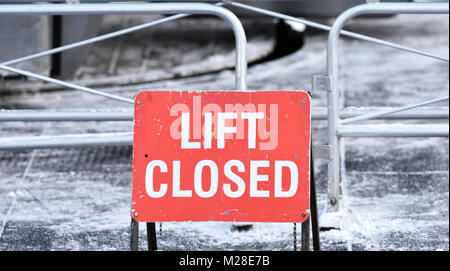 Téléski signe clos en hiver Banque D'Images