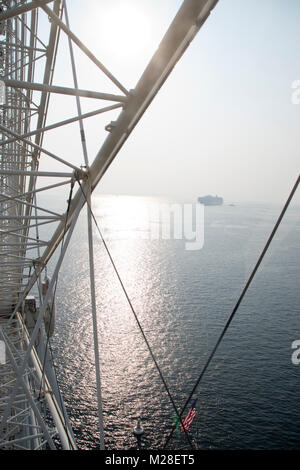 Vue depuis l'intérieur d'une voiture de la Grande Roue de Seattle. Banque D'Images