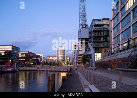 Café 'Plaza' dans la HafenCity de Hambourg, par les architectes américains Richard Meier & Partners Banque D'Images