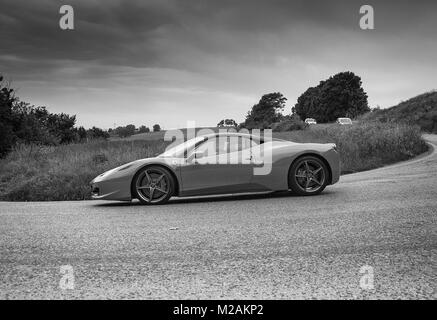 PESARO, ITALIE - 15 MAI : Ferrari 458 Italia vieille voiture de course en rallye Mille Miglia 2015 la célèbre course historique italien (1927-1957) en mai 2015 Banque D'Images