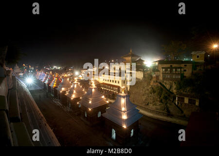 Une vue de temple de Pashupatinath à Katmandou, au Népal. Temple de Pashupatinath est l'un des principaux site religieux pour les Hindous. Banque D'Images