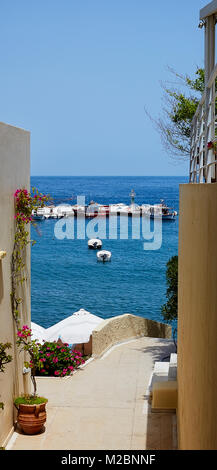 À la mer le village de Bali, l'île de Crète, Grèce Banque D'Images