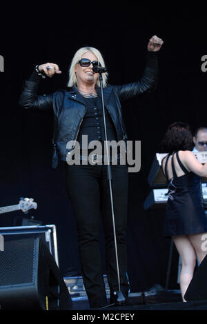 Die 80er-Jahre Popikone Kim Wilde spielt auf dem EXPO Plaza-Fest im Rahmen von 'Stars@NDR 2' auf der EXPO-Plaza à Hanovre am 04.06.2010 Banque D'Images