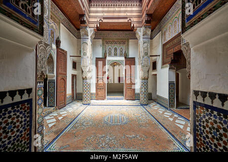 Tourné à l'intérieur de la superbe architecture mauresque et dans l'intérieur du Musée Dar jamai, Meknès, Maroc, Afrique Banque D'Images