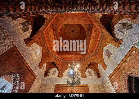 Tourné à l'intérieur de la superbe architecture mauresque et dans l'intérieur du Musée Dar jamai, Meknès, Maroc, Afrique Banque D'Images