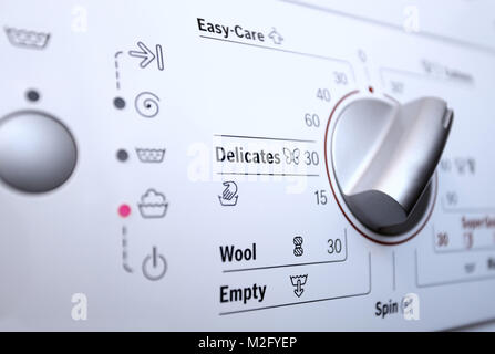 Vue rapprochée d'un lave-linge control panel Banque D'Images