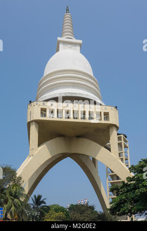Sri Lanka, Colombo, Chaithya Annuttara Samyak Stupa Port Banque D'Images