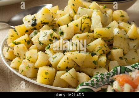 Salade de pommes de terre traditionnelles marocaines close up Banque D'Images