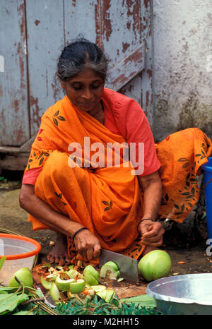 Femme au marché de fruits, l'ILE MAURICE Banque D'Images