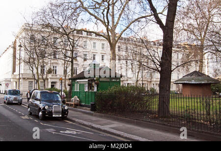 Thomas Cubitt & Maisons en stuc, abri cabine St Georges Square, Pimlico, Londres, Angleterre Banque D'Images