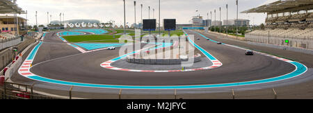 ABU DHABI, ÉMIRATS ARABES UNIS - 04 jan 2018 : Corner numéro 7 sur le circuit de Yasmina vu de la tribune nord. Banque D'Images