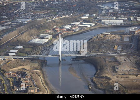 Une vue aérienne de la nouvelle traversée d'usure à Sunderland, Angleterre du Nord-Est Banque D'Images