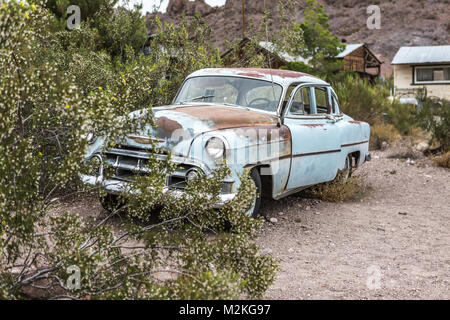 NELSON , USA - 10 juin : Vieille voiture rouillée dans Nelson Nevada ville fantôme le 10 Juin ,2015 Banque D'Images