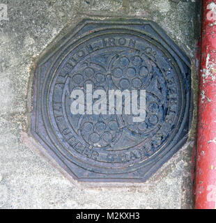 Fer à Repasser, plaque de charbon Albion Co - Uppert Thames Street, Londres Banque D'Images
